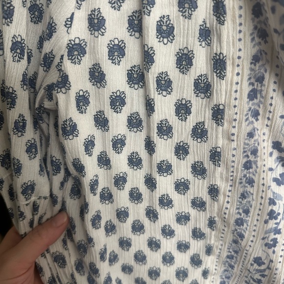 Hollister shirt - Picture 2 of 3